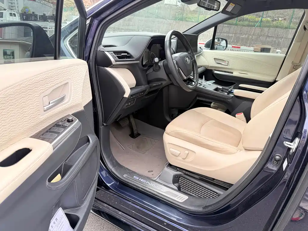 SIENNA 2021 2.5L Hybrid Premium Edition купить на сайте DeffCars