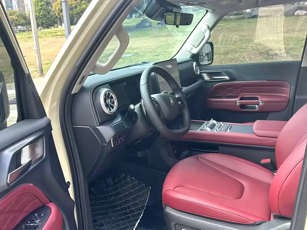 Tank 300 2025 2.4T diesel version купить на сайте DeffCars