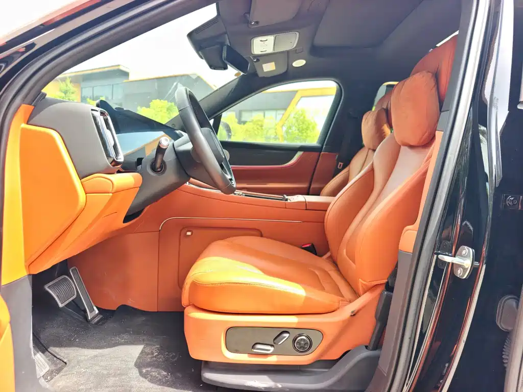 Wenjie M9 2024 pure electric Max version 100kWh 6-seater version купить на сайте DeffCars