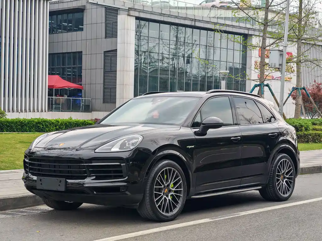 Cayenne New Energy 2021 Cayenne E-Hybrid 2.0T купить на сайте DeffCars