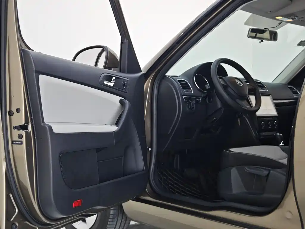 Yeti 2017 TSI280 DSG forward version купить на сайте DeffCars