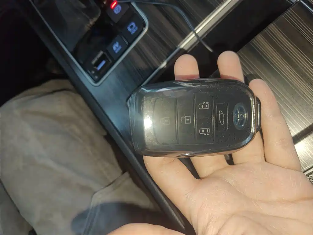 SIENNA 2021 2.5L Hybrid Platinum Edition купить на сайте DeffCars