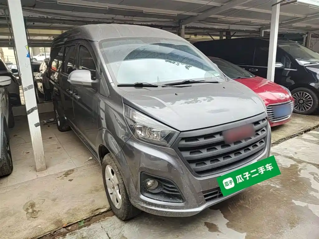 Golden Hiace Classic 2021 1.5L Bus Travel Lion 6 Seats купить на сайте DeffCars