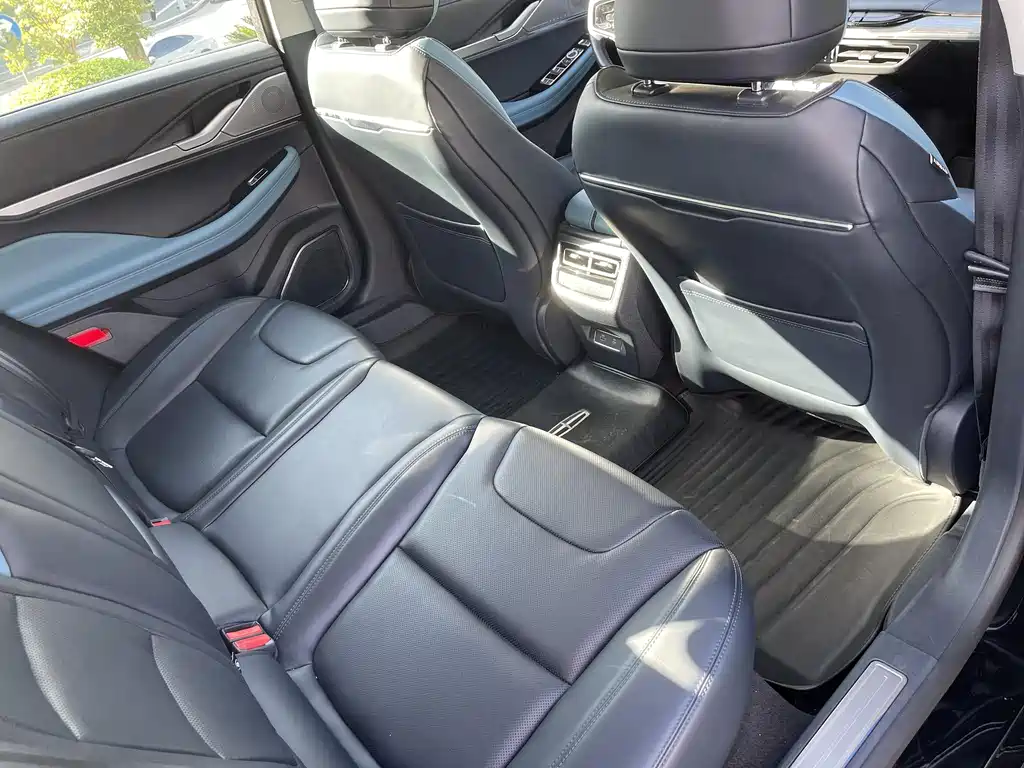 Lincoln Z 2024 2.0T two-wheel drive premium hybrid version купить на сайте DeffCars