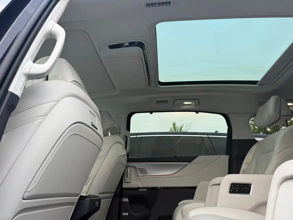 Buick GL8 New Energy 2026 Lu Zun Luxury Edition купить на сайте DeffCars