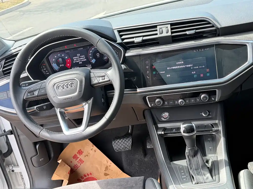 Audi Q3 2022 35 TFSI Fashionable and Dynamic купить на сайте DeffCars