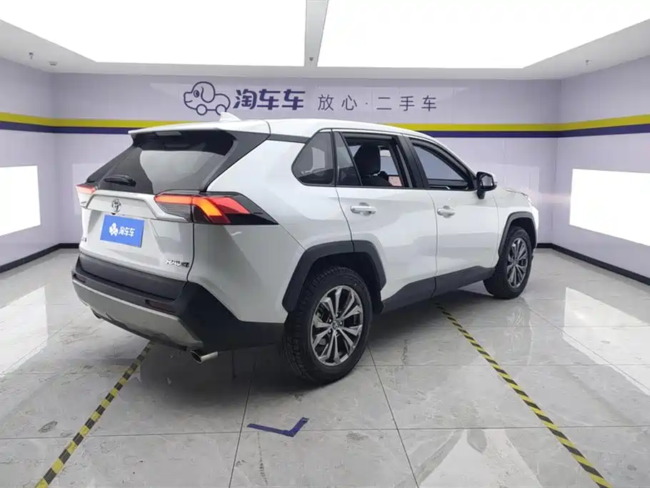 RAV4 Rongfang 2023 2.0L CVT two-wheel drive fashion version купить на сайте DeffCars