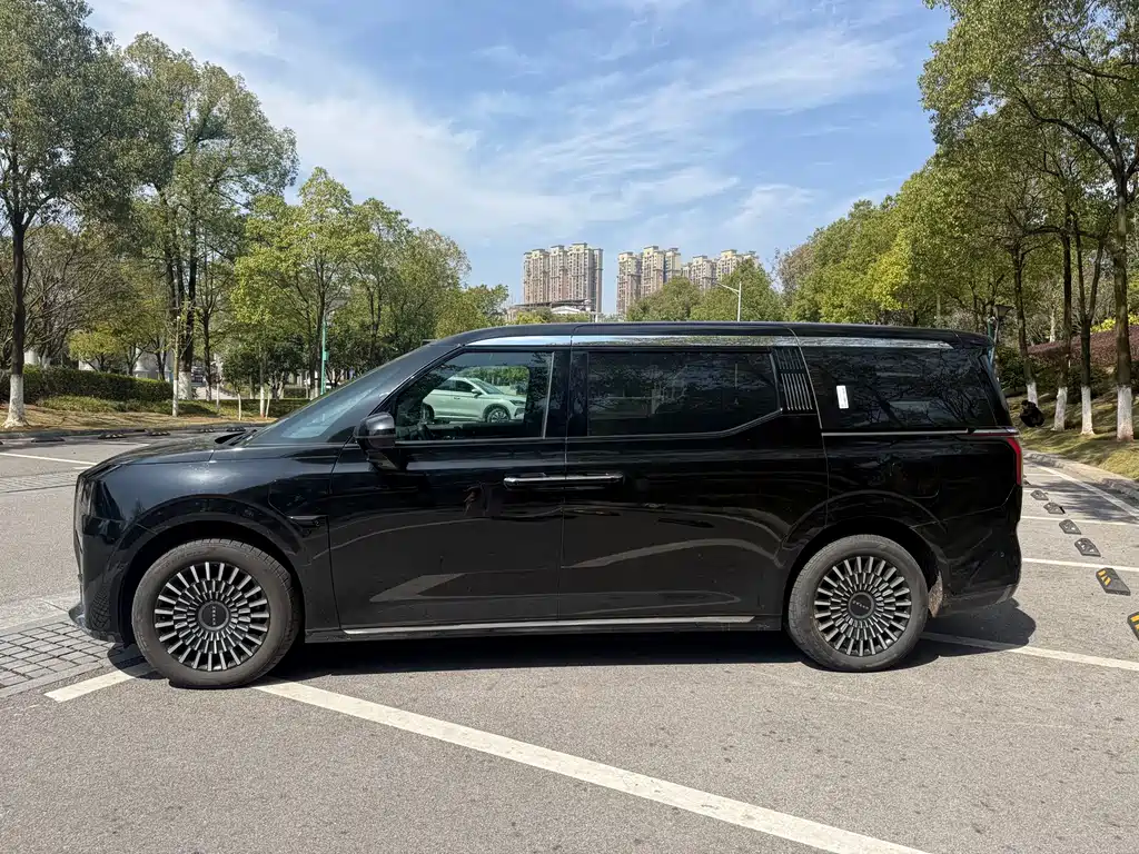 Jikrypton 009 2024 six-seater executive version four-wheel drive 108kWh купить на сайте DeffCars