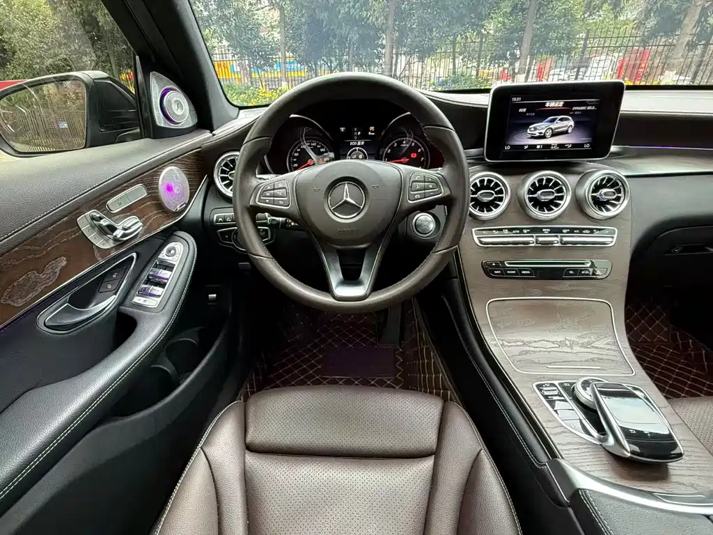 Mercedes-Benz GLC 2018 GLC 300 4MATIC luxury model купить на сайте DeffCars