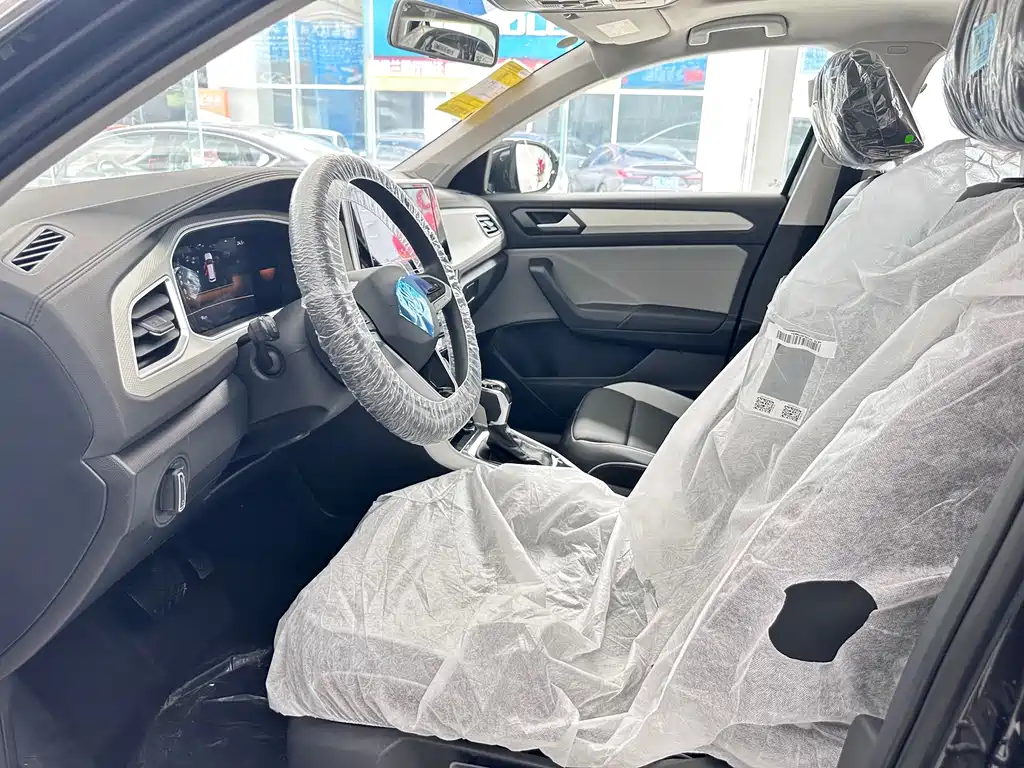 T-ROC 2026 280TSI DSG two-wheel drive time version купить на сайте DeffCars