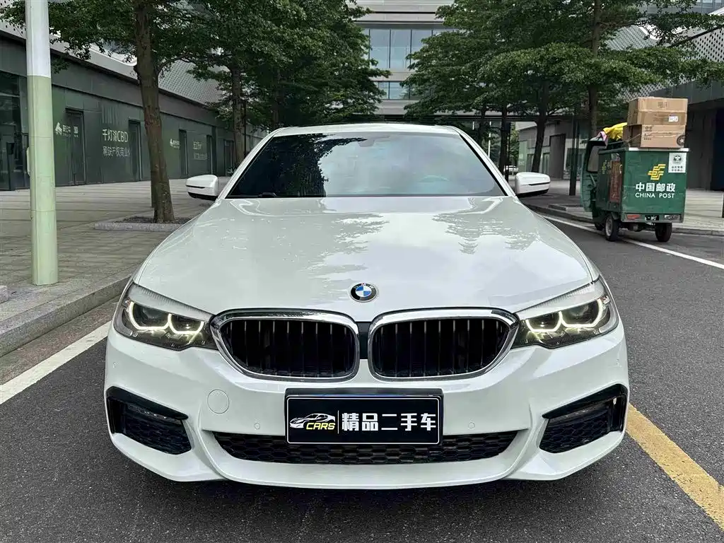 BMW 5 Series 2018 530Li Leading M Sports Package купить на сайте DeffCars