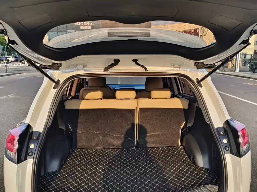 RAV4 Rongfang 2018 2.0L CVT two-wheel drive fashion X version купить на сайте DeffCars