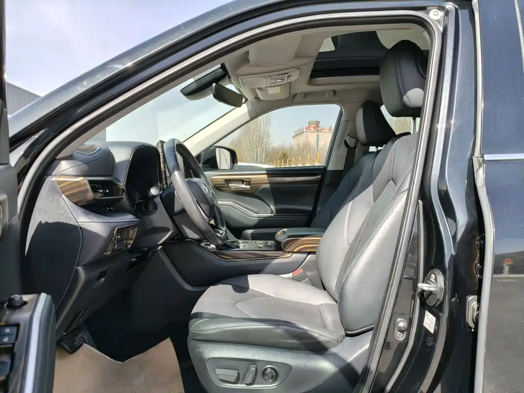 Highlander 2024 2.5L smart electric hybrid dual-engine two-wheel drive luxury version 7 seats купить на сайте DeffCars