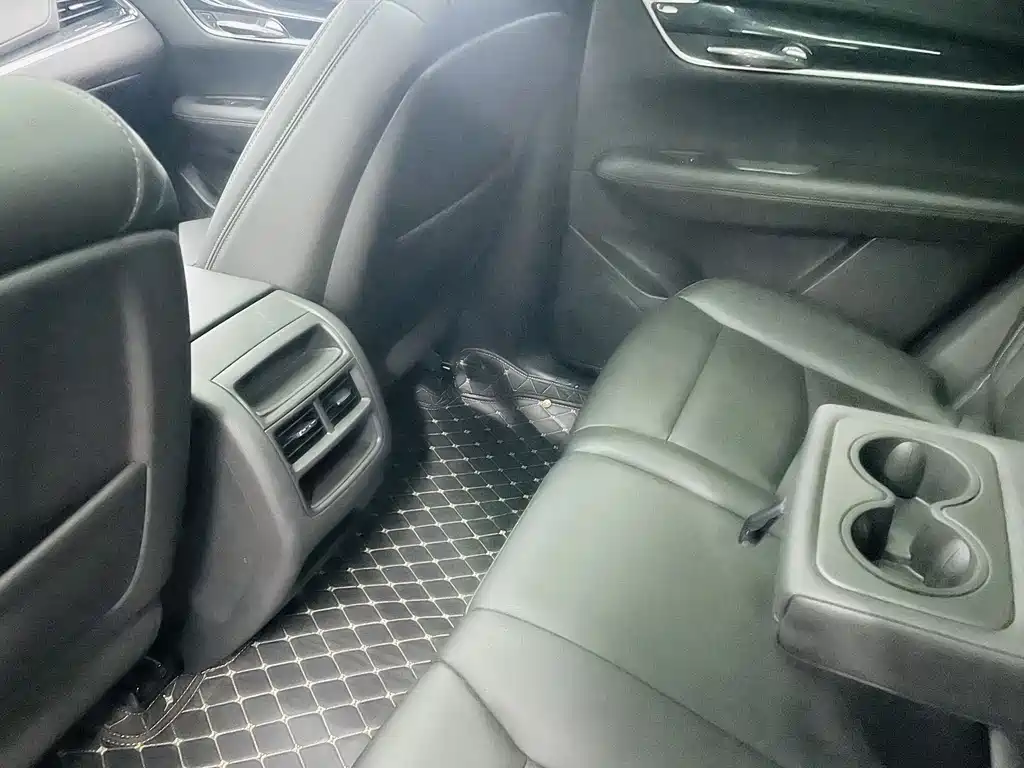 Cadillac XT5 2023 2.0T two-wheel drive fashion model купить на сайте DeffCars