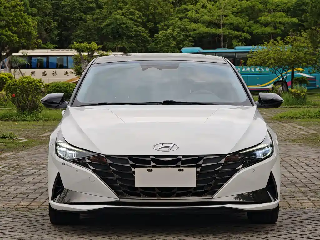 Elantra 2022 1.5L CVT LUX Premium Edition купить на сайте DeffCars