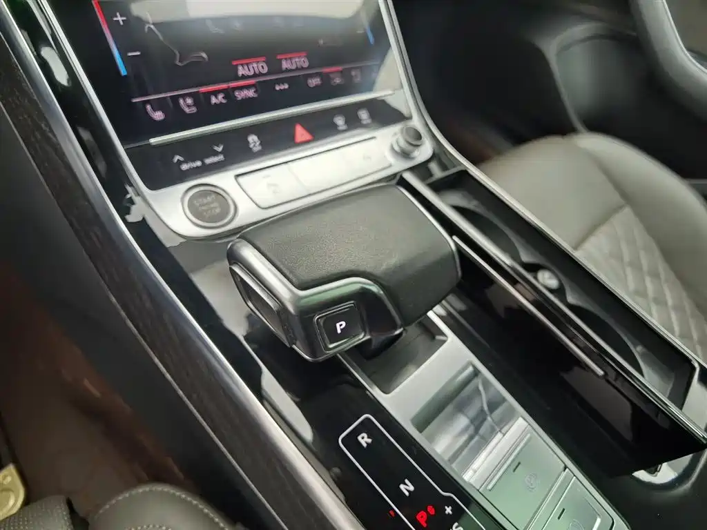 Audi A8 2022 A8L 50 TFSI quattro Comfort Collection Edition купить на сайте DeffCars