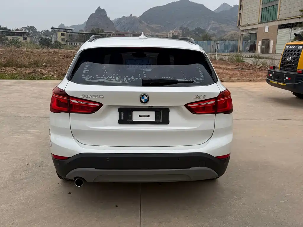 BMW X1 2016 sDrive18Li Exclusive Model купить на сайте DeffCars