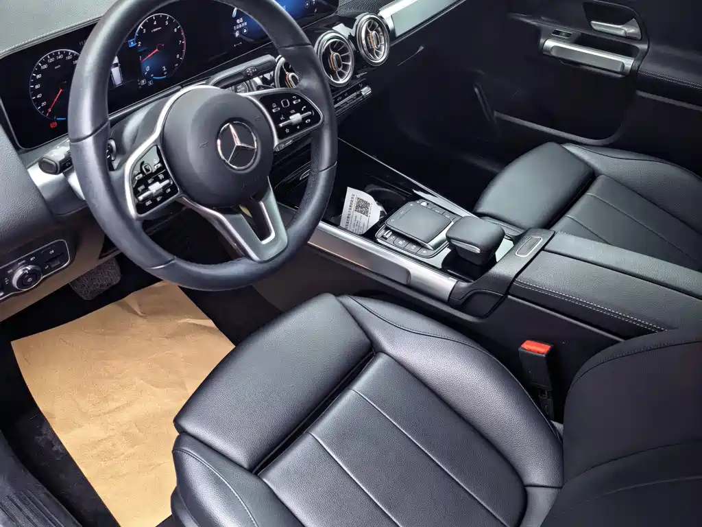 Mercedes-Benz GLB 2020 facelift GLB 200 dynamic купить на сайте DeffCars