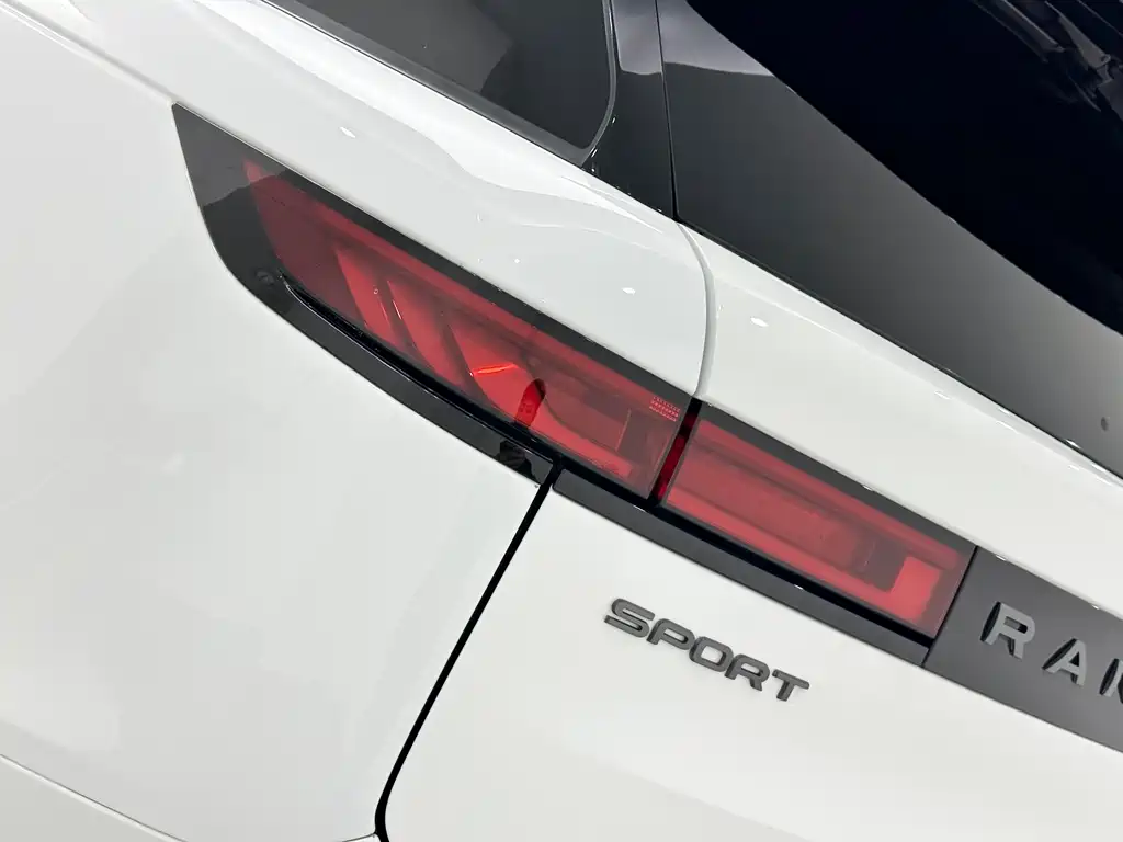Range Rover Sport 2024 400PS Dynamic SE купить на сайте DeffCars