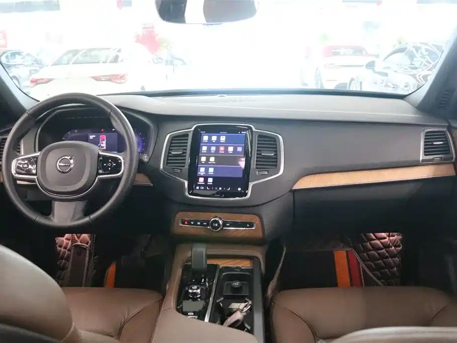 Volvo XC90 2024 B5 Smart Deluxe Edition 5-seater купить на сайте DeffCars