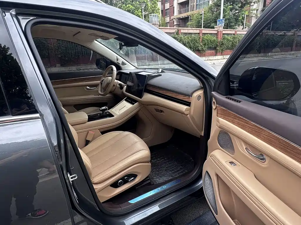 Aito M7 2024 1.5T Rear Drive Plus 5-seater купить на сайте DeffCars