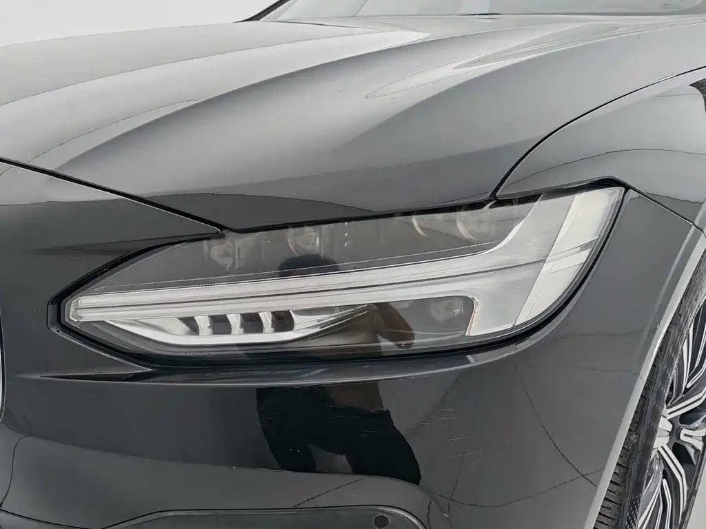 Volvo S90 2021 B5 Zhiyi Luxury Edition купить на сайте DeffCars