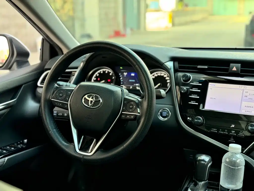 Camry 2018 2.0G Deluxe Edition купить на сайте DeffCars