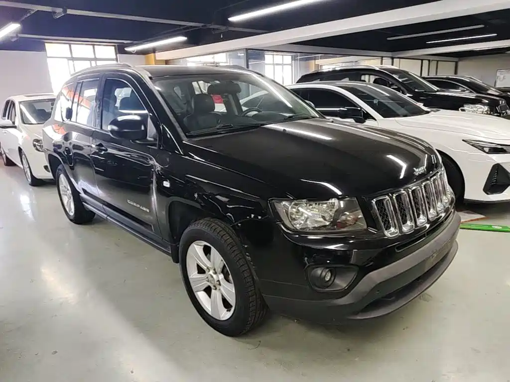 Compass imported 2014 facelift 2.0L two-wheel drive aggressive version купить на сайте DeffCars