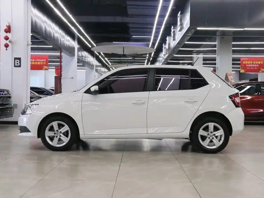 Fabia 2016 1.4L automatic car version купить на сайте DeffCars