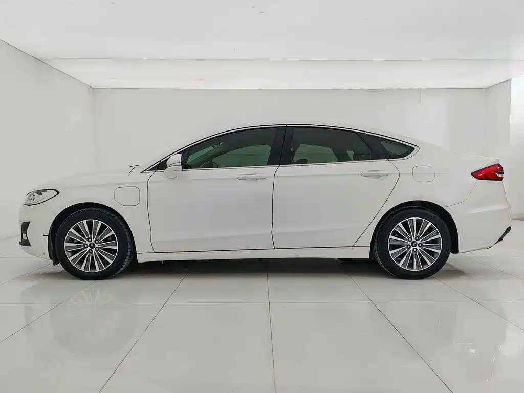 Mondeo New Energy 2018 2.0 PHEV Smart Control Fashion National VI купить на сайте DeffCars