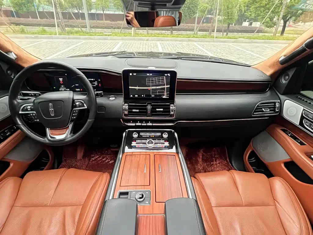 Navigator 2019 3.5T Honor Edition National VI купить на сайте DeffCars