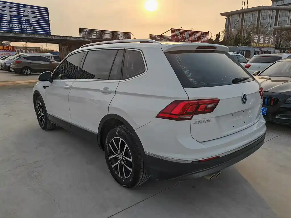 Tiguan L 2018 facelift 330TSI automatic two-wheel drive luxury version купить на сайте DeffCars