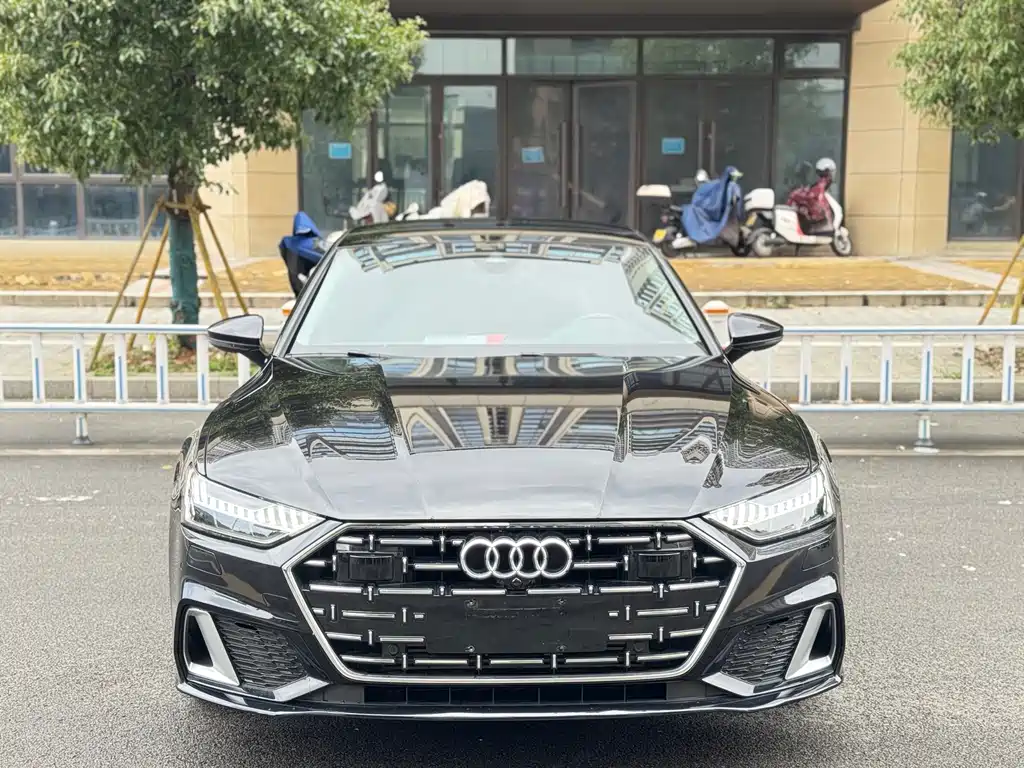 Audi A7L 2024 45TFSI S-line Dream Building Liquid Crystal Package купить на сайте DeffCars