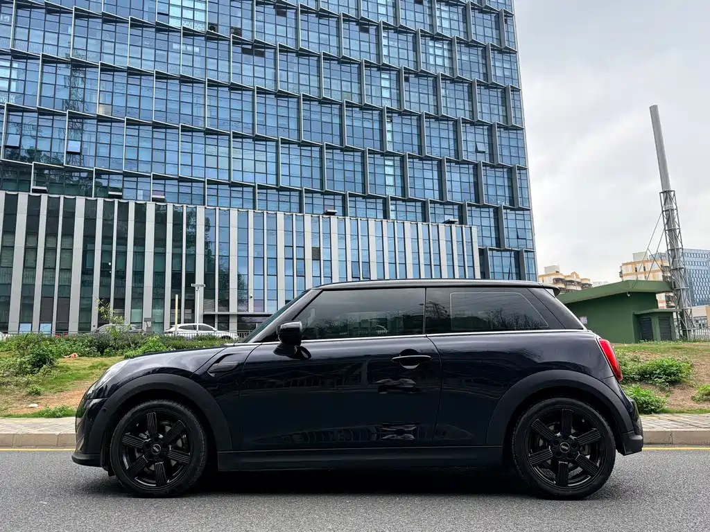 MINI 2023 1.5T COOPER Purple Night Escape Special Edition купить на сайте DeffCars