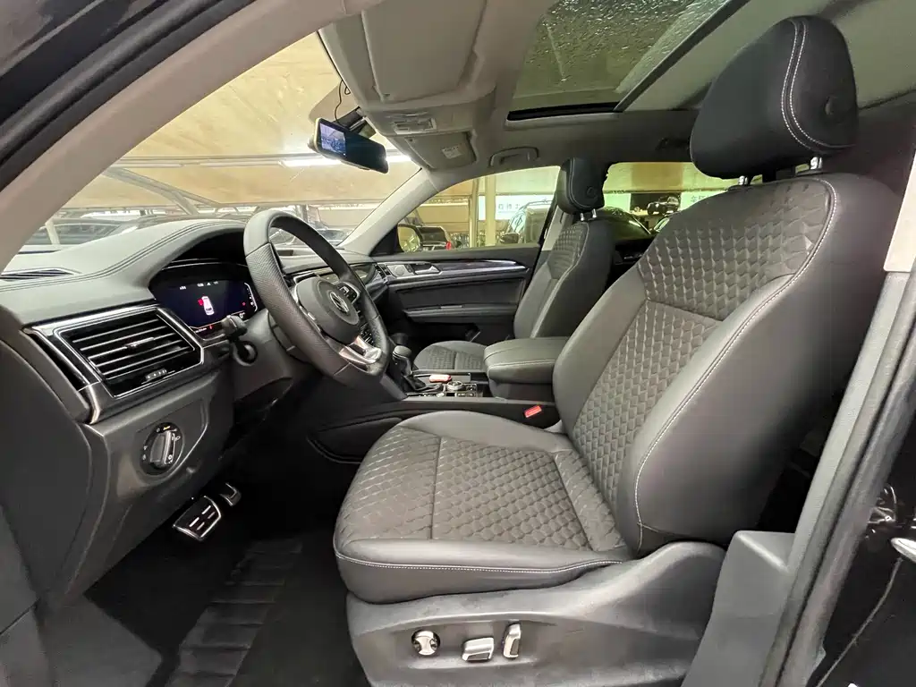 Touron 2020 Touron X facelift 380TSI four-wheel drive luxury version купить на сайте DeffCars