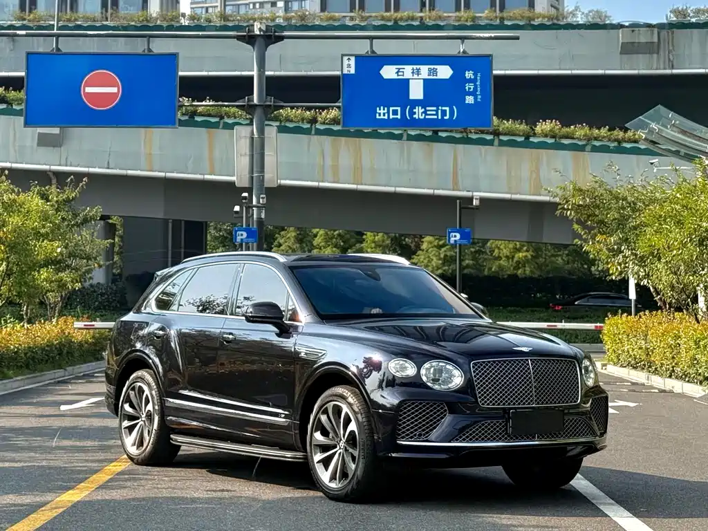 Bentayga 2021 4.0T V8 купить на сайте DeffCars