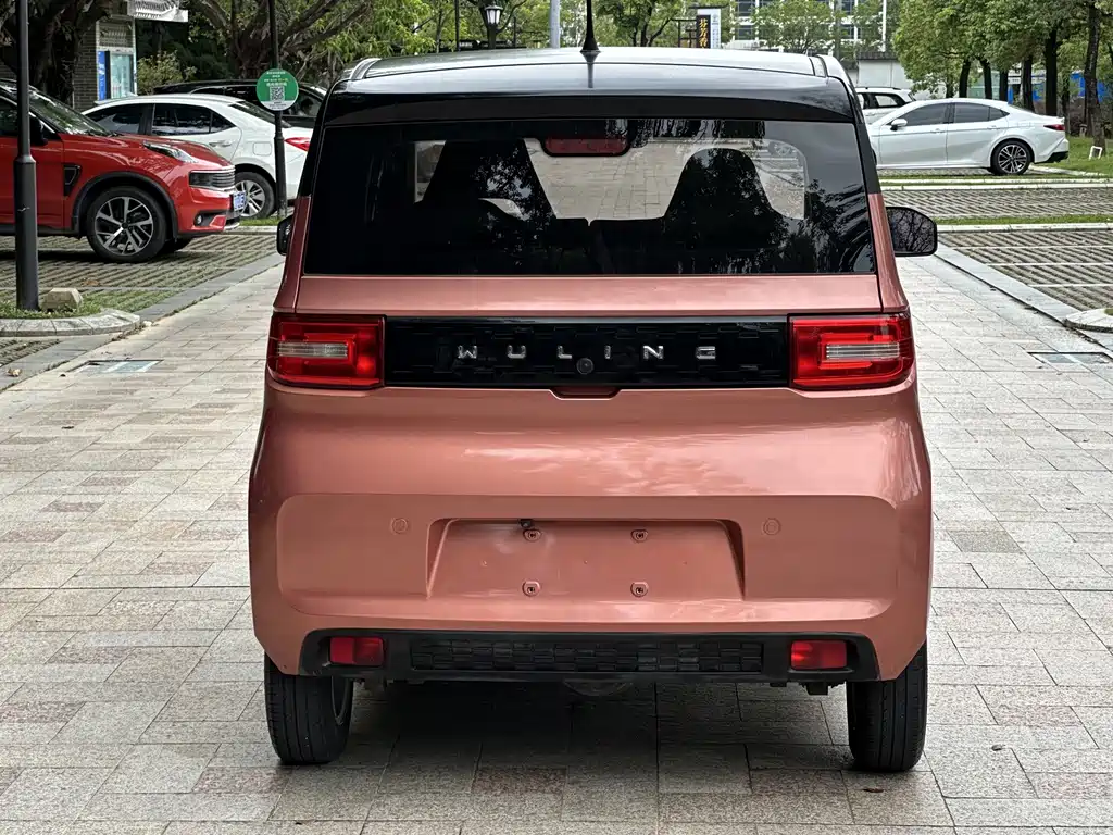 Hongguang MINIEV 2020 Yuexiang model lithium iron phosphate купить на сайте DeffCars