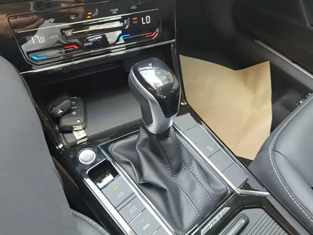 Passat Plug-in Hybrid 2025 430PHEV Hybrid Business Edition купить на сайте DeffCars