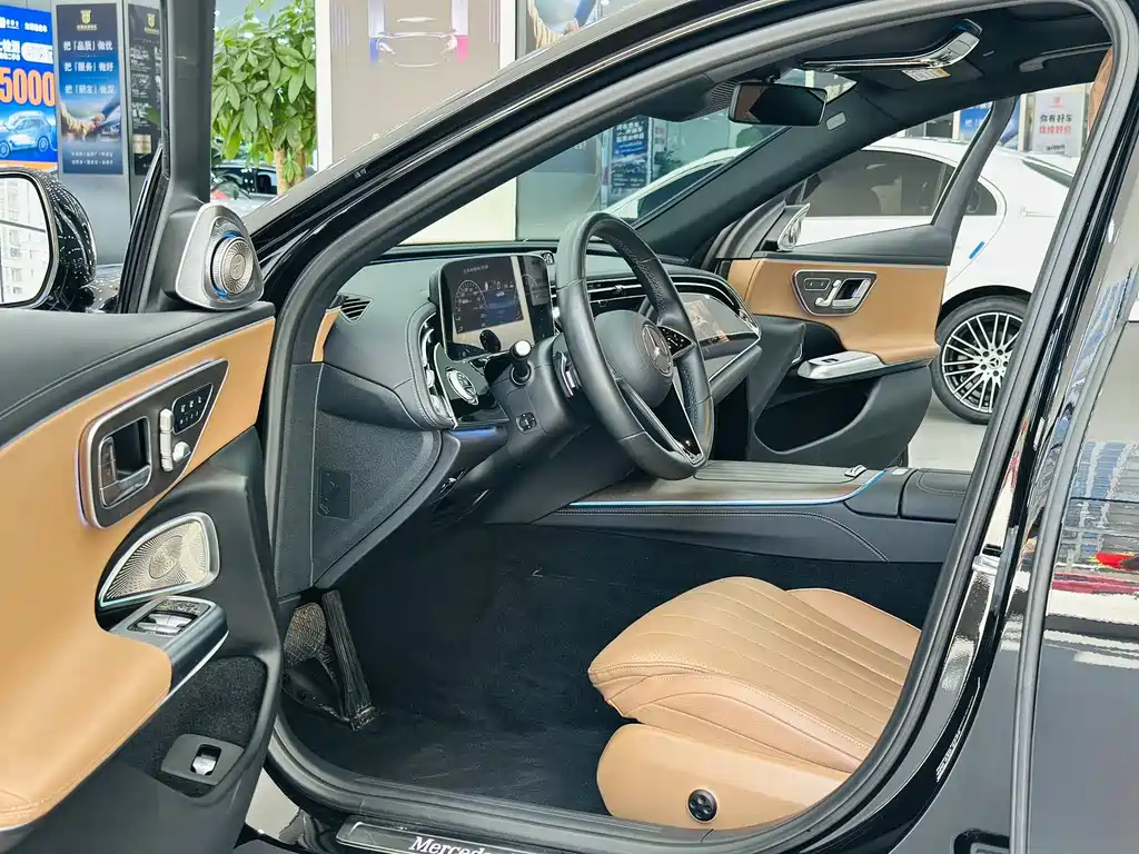 Mercedes-Benz E-Class 2024 E 300 L Luxury Model купить на сайте DeffCars