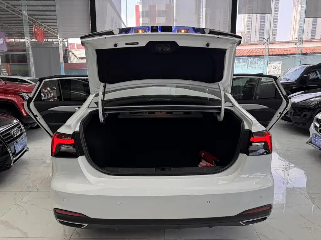 Roewe i6 MAX 2020 300TGI automatic cool smart driving version купить на сайте DeffCars