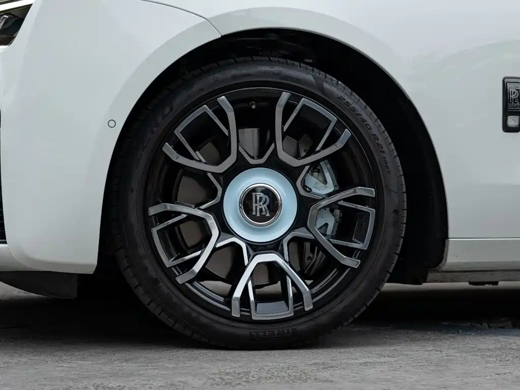 Ghost 2022 6.7T Black Badge купить на сайте DeffCars