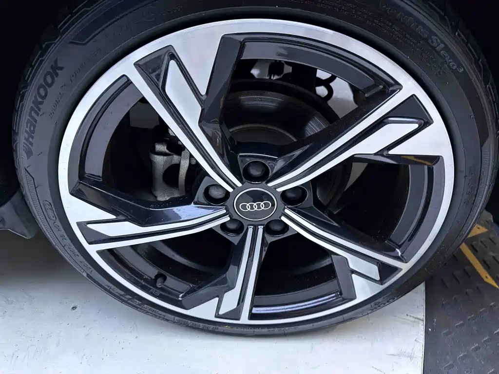 Audi A3 2022 A3L Limousine 35 TFSI RS Kit Burning Speed ​​Type купить на сайте DeffCars