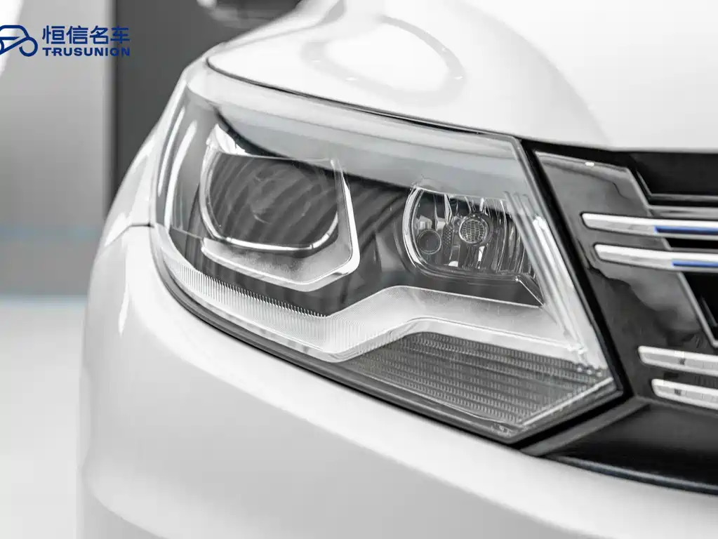 Tiguan 2016 300TSI automatic two-wheel drive luxury version купить на сайте DeffCars