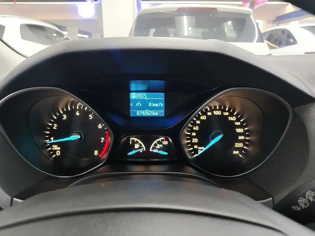 Focus 2017 hatchback 1.6L automatic stylish Senova Zhixing version купить на сайте DeffCars