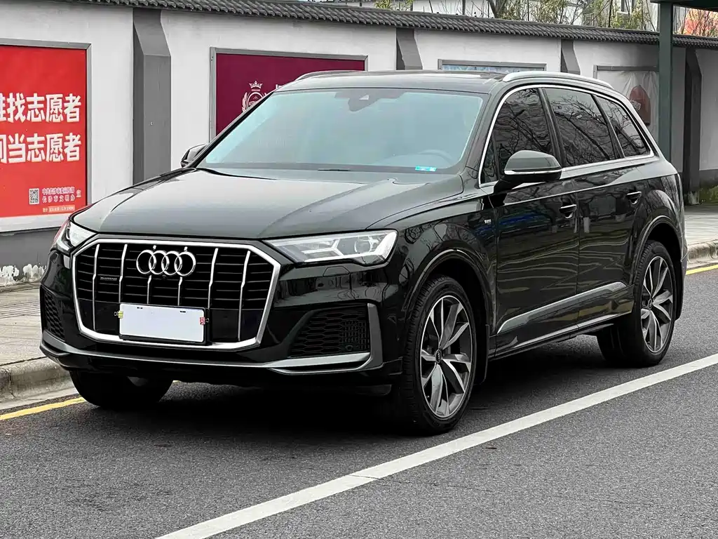 Audi Q7 2023 55 TFSI quattro S line sports купить на сайте DeffCars