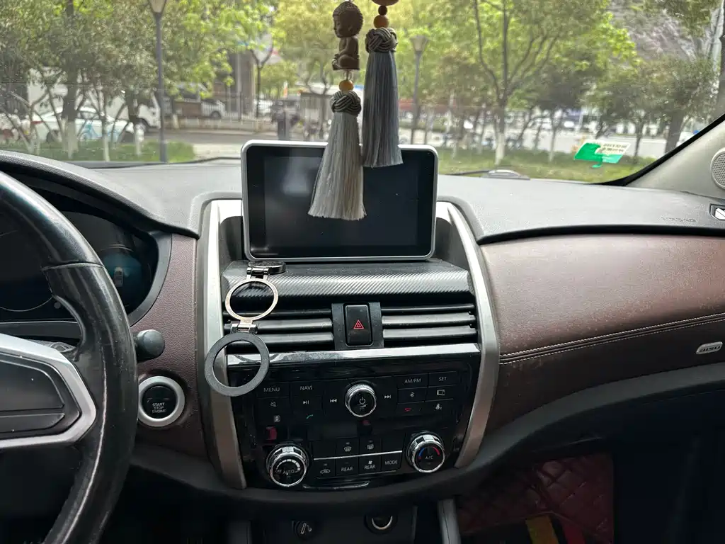 Bisu T5 2017 1.5T manual luxury model купить на сайте DeffCars
