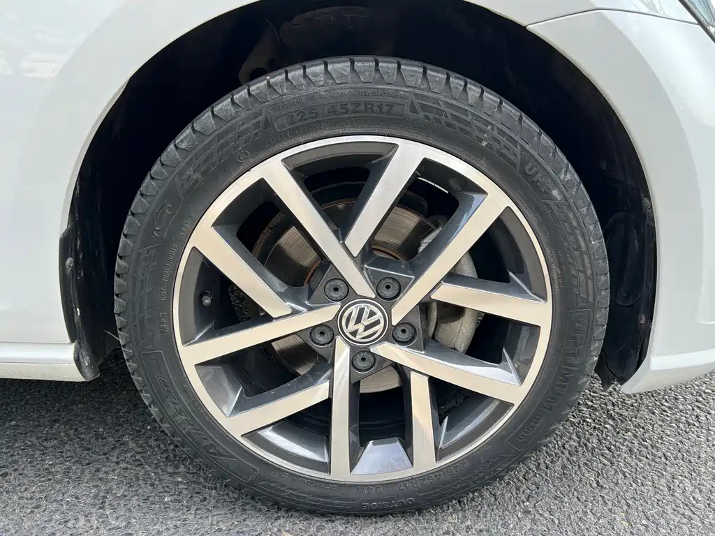 Golf 2018 230TSI automatic luxury model купить на сайте DeffCars