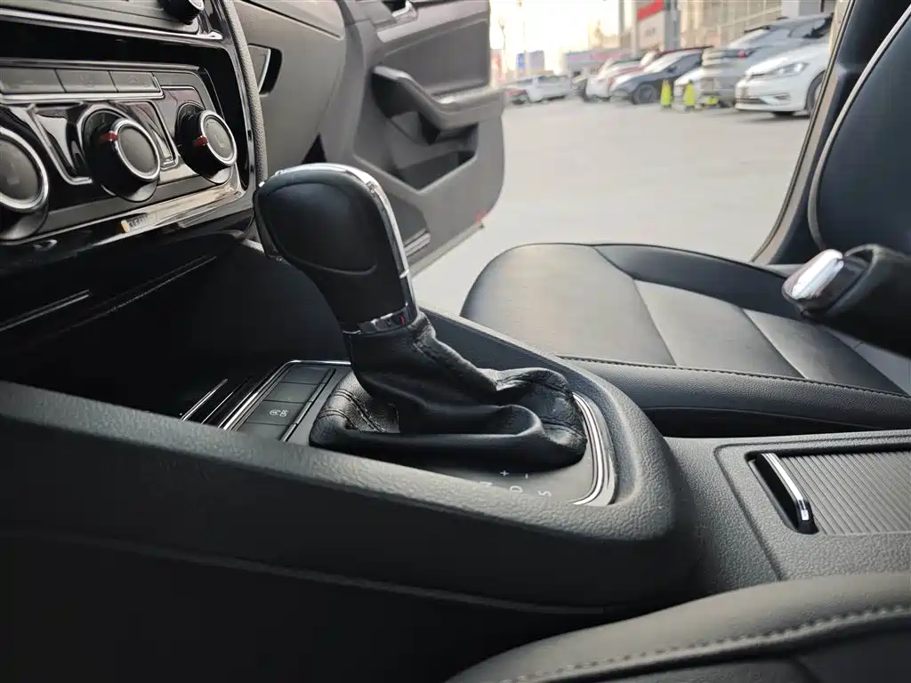 Sagitar 2018 180TSI DSG Premium Edition купить на сайте DeffCars