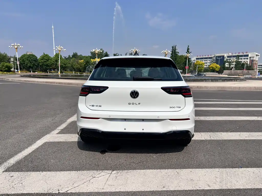 Golf 2025 300TSI R-Line купить на сайте DeffCars
