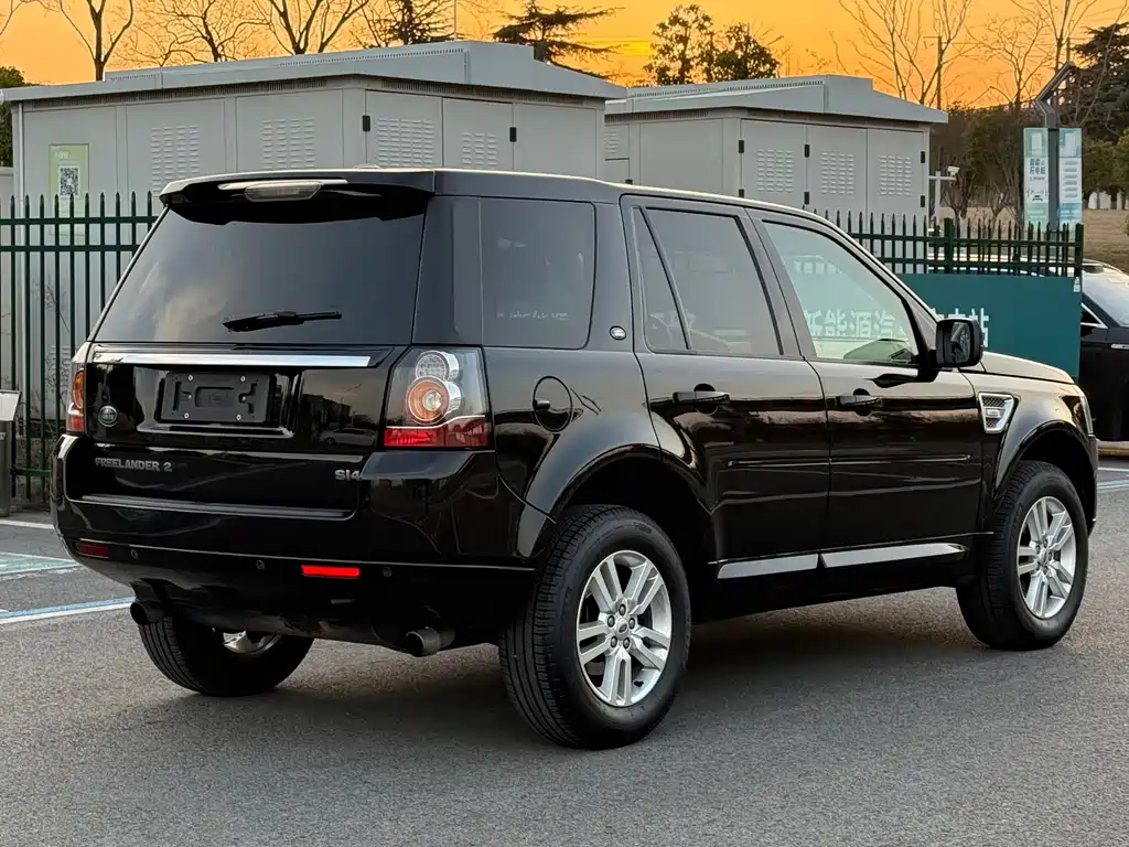 Freelander 2 2013 2.0T Si4 SE gasoline version купить на сайте DeffCars